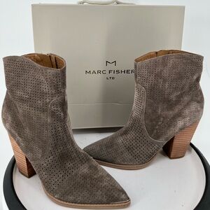 MARC FISHER GRAY‎ SUEDE IDAIRE BOOTS WITH BOX, ANKLE BOOTS WITH INSIDE ZIPPER